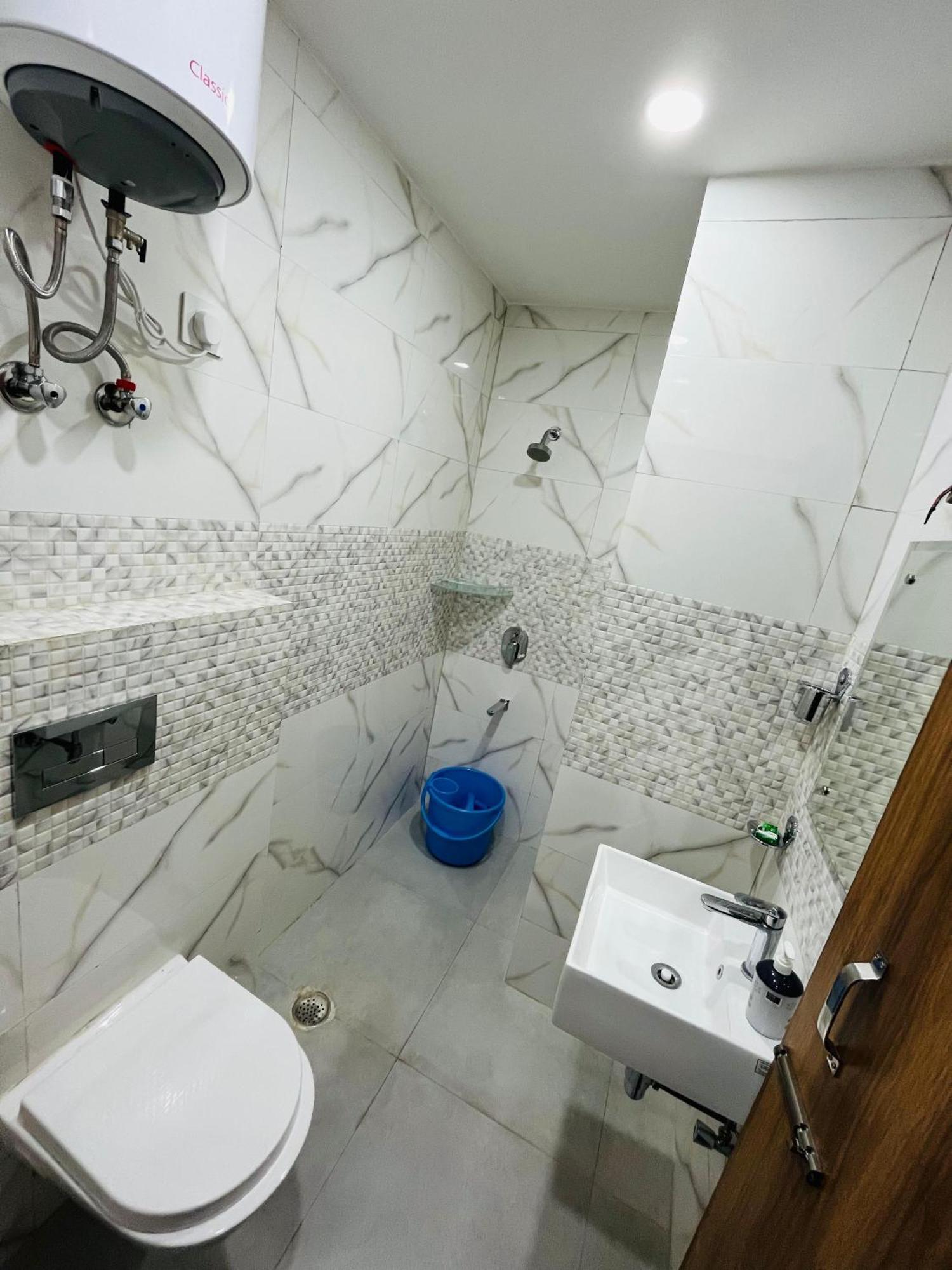 Townhouse Happy Habitat Guest House Greater Noida Exterior photo
