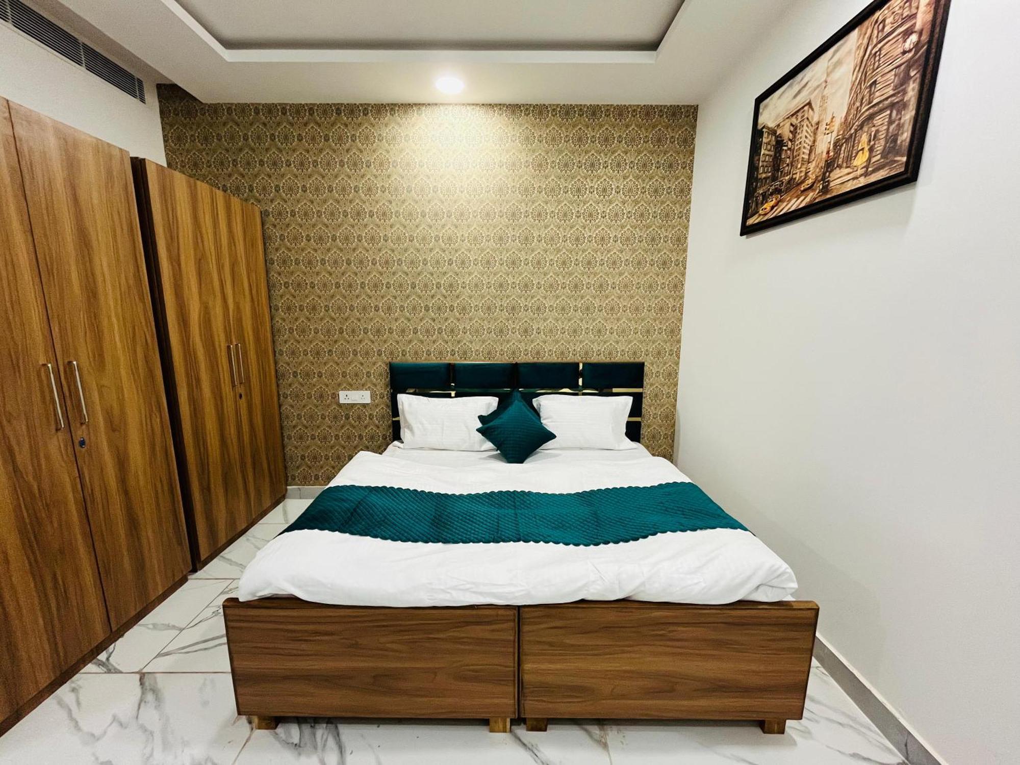 Townhouse Happy Habitat Guest House Greater Noida Exterior photo